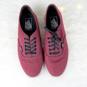 VANS - Burgundy Classic Sneaker